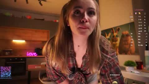 Mia online show from 10.06.25