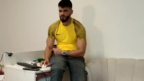 Snapshot of thetop200 chatting on 12.01.25 TheTop online show from 12.01.25