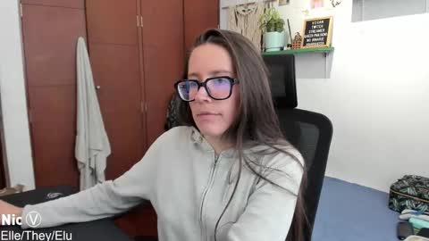 Nicole online show from 12.22.25