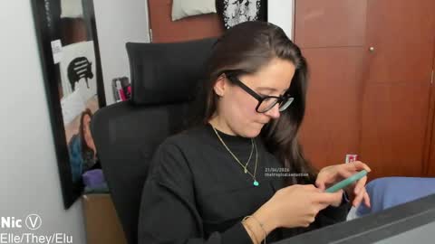 Nicole online show from 04.21.26