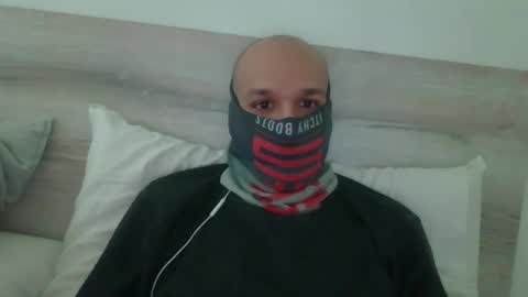 Snapshot of thetubedscarfguy chatting on 12.18.24 Scarf guy online show from 12.18.24