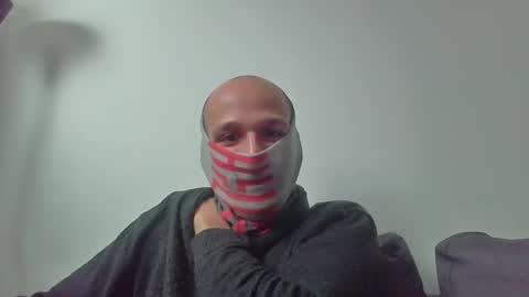 Snapshot of thetubedscarfguy chatting on 02.21.25 Scarf guy online show from 02.21.25