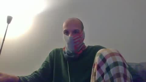 Snapshot of thetubedscarfguy chatting on 10.21.25 Scarf guy online show from 10.21.25