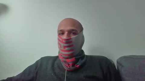 Snapshot of thetubedscarfguy chatting on 11.04.25 Scarf guy online show from 11.04.25