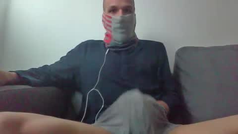 Scarf guy online show from 03.25.26