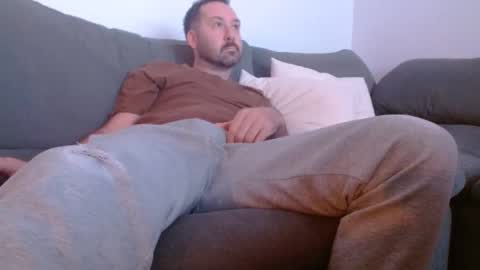 Snapshot of theuncutguy69 chatting on 10.26.25 theuncutguy69 online show from 10.26.25