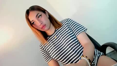 Snapshot of thewhoremistress05 chatting on 11.11.25 stella online show from 11.11.25