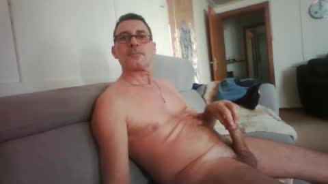 Snapshot of thhe13 chatting on 03.02.25 thhe13 online show from 03.02.25