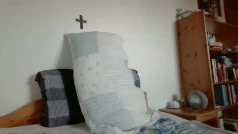 Snapshot of thhe13 chatting on 09.17.25 thhe13 online show from 09.17.25