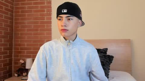 Snapshot of thiago_dv chatting on 07.19.26 Thiago online show from 07.19.26