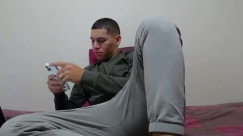 Snapshot of thiago_hot_boy chatting on 12.18.24 Thiago independent model online show from 12.18.24