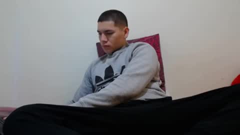 Snapshot of thiago_hot_boy chatting on 12.22.24 Thiago independent model online show from 12.22.24