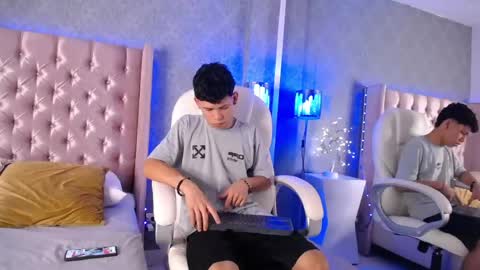 T H I A G O online show from 06.04.26