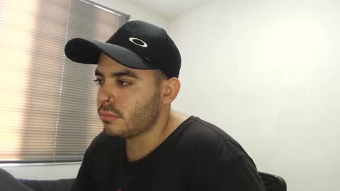 Snapshot of thiagohot_xx chatting on 12.01.25 Thiago online show from 12.01.25