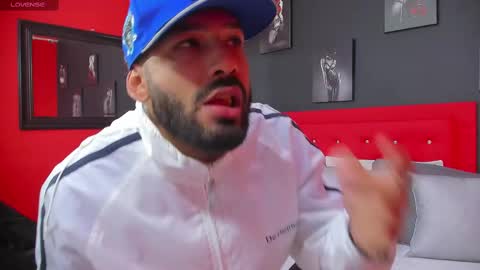 Thia Gomez online show from 02.28.25