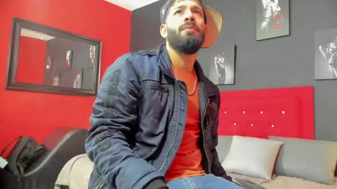 Thia Gomez online show from 09.30.25