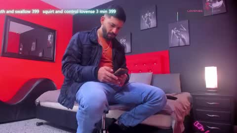 Thia Gomez online show from 11.15.25