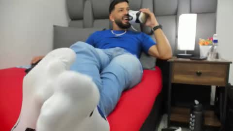 Thia Gomez online show from 03.12.26