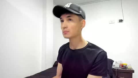 Snapshot of thiagowells_ chatting on 01.28.25 Thiago Wells online show from 01.28.25