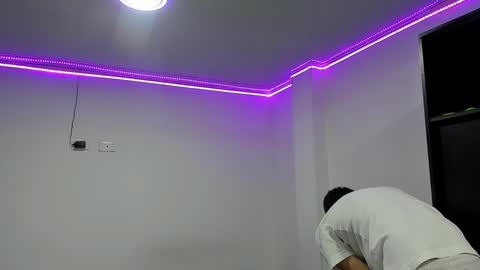 Snapshot of thiagowells_ chatting on 02.09.25 Thiago Wells online show from 02.09.25