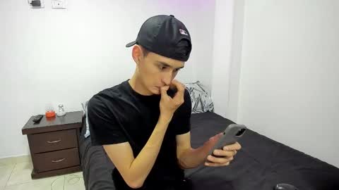 Snapshot of thiagowells_ chatting on 02.10.25 Thiago Wells online show from 02.10.25