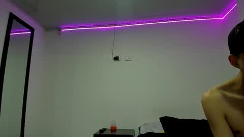 Snapshot of thiagowells_ chatting on 02.23.25 Thiago Wells online show from 02.23.25
