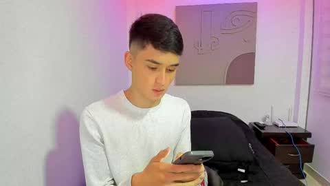 Snapshot of thiagowells_ chatting on 03.05.25 Thiago Wells online show from 03.05.25