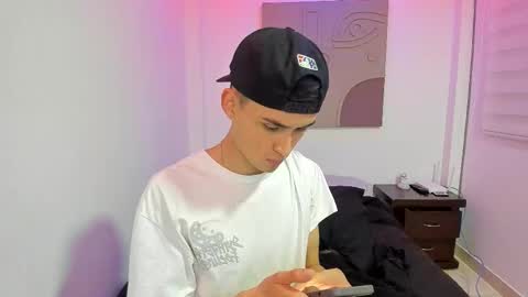 Snapshot of thiagowells_ chatting on 03.12.25 Thiago Wells online show from 03.12.25