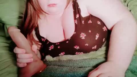 Snapshot of thiccjess420 chatting on 10.21.25 Jess online show from 10.21.25