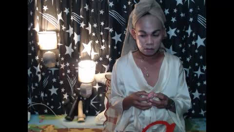 Snapshot of thick_bigcock13 chatting on 12.19.24 gil online show from 12.19.24