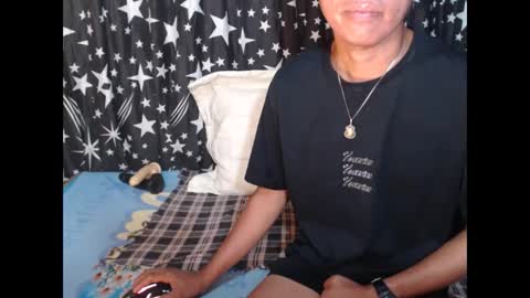 Snapshot of thick_bigcock13 chatting on 01.29.25 gil online show from 01.29.25