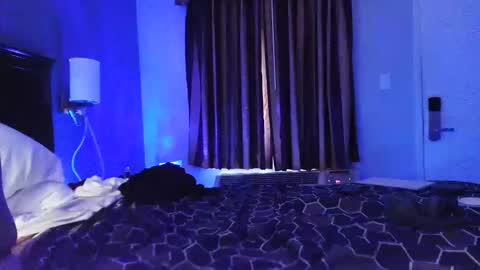 Snapshot of thickascole chatting on 10.31.25 thickascole online show from 10.31.25