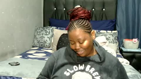 Snapshot of thickcaramel_p chatting on 05.11.26 phindy online show from 05.11.26