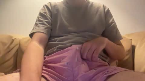 Snapshot of thickerbunny chatting on 10.04.25 thickerbunny online show from 10.04.25