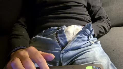 Snapshot of thickrum chatting on 01.07.25 Thickru online show from 01.07.25