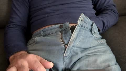 Snapshot of thickrum chatting on 01.11.25 Thickru online show from 01.11.25