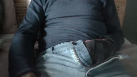 Snapshot of thickrum chatting on 02.03.25 Thickru online show from 02.03.25