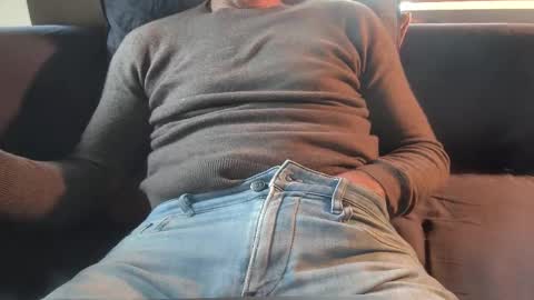 Snapshot of thickrum chatting on 10.20.25 Thickru online show from 10.20.25