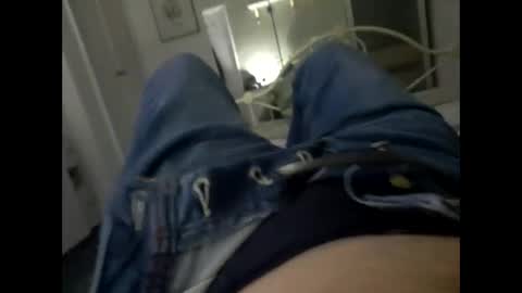 Snapshot of thicksingarters chatting on 09.15.25 thicksingarters online show from 09.15.25