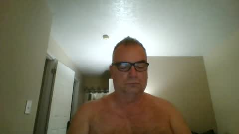 Snapshot of thickwhiteload chatting on 06.18.26 thickwhiteload online show from 06.18.26