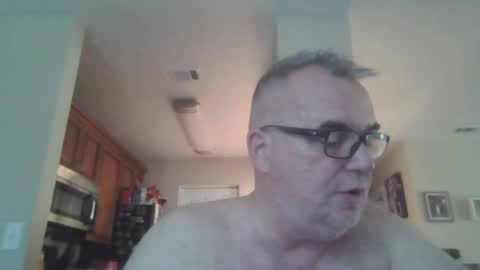 Snapshot of thickwhiteload chatting on 06.19.26 thickwhiteload online show from 06.19.26