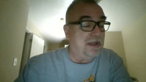 Snapshot of thickwhiteload chatting on 06.27.26 thickwhiteload online show from 06.27.26