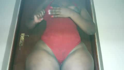 thickybabe_05 online show from 02.14.25