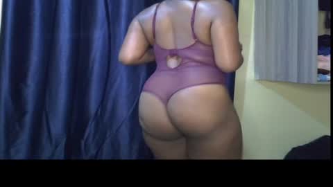 Snapshot of thickysally chatting on 02.18.26 thickysally online show from 02.18.26