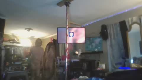 Snapshot of thiggy69 chatting on 11.16.25 lola...and...thiggy online show from 11.16.25