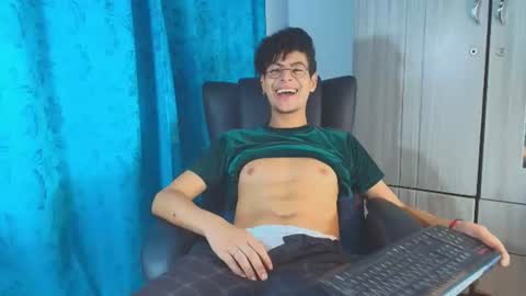 Thiago Saenzz online show from 07.18.26
