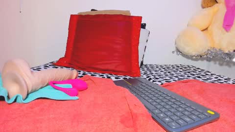 THIN PRINCESS  online show from 01.31.25