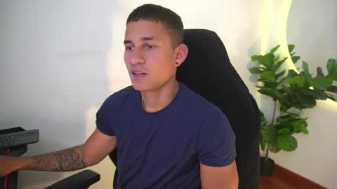 Snapshot of thin_tommy11 chatting on 02.06.26 thin_tommy11 online show from 02.06.26