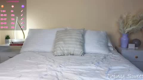 Snapshot of thinysweet chatting on 09.28.25 TIFFANY online show from 09.28.25