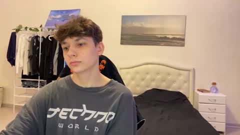 Snapshot of thomas617826 chatting on 10.04.25 Thomas Hill online show from 10.04.25